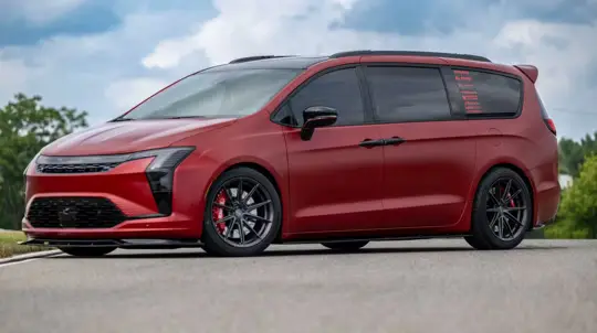 Это уже спортивный вэн: Chrysler опустила Pacifica на 64 мм и поставила тормоза 391 мм