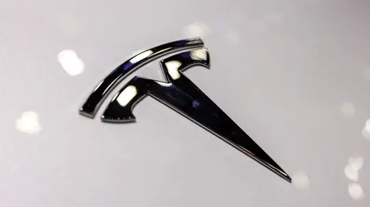 500 кВт — не главное: тариф Tesla меняется с €0,45 до €0,72