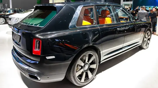 Cullinan против Urus: лидера в России отделяет одна регистрация