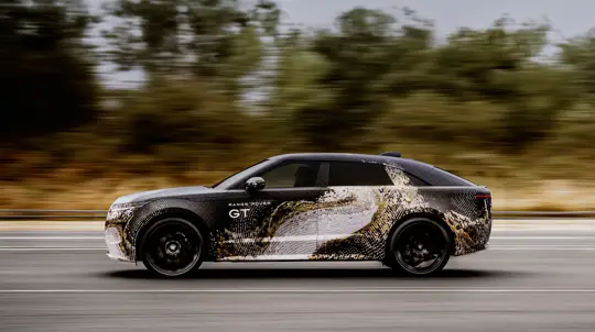 Range Rover повез будущий GT на Нюрбургринг — хотя спорткаром он не будет