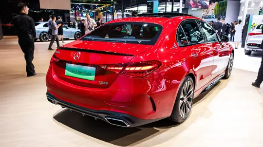 Mercedes-AMG отказала нынешнему C63 в V8 из-за стоимости переделки платформы