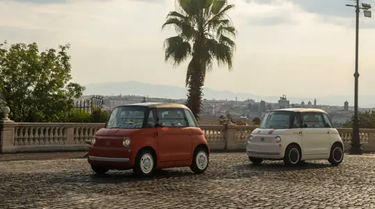 Fiat Topolino похож на машину, но правила США оставляют ему только медленные дороги