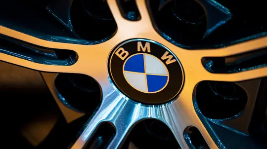 BMW готовит электрический X5 M: четыре мотора могут дать около 1000 л.с.