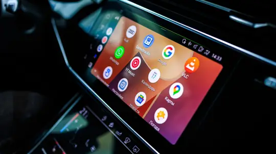 Android Auto обновился до 17.5: виджеты и YouTube в этот релиз пока не вошли