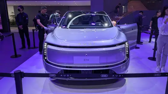 От 3,3 млн рублей и до 751 км хода: новый AUDI E7X показали в Чэнду