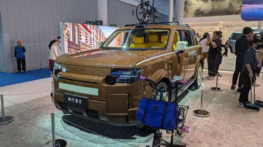Freelander вернулся спустя годы: теперь это 830-сильный гибрид с Huawei
