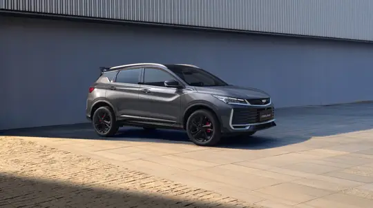 Новый Geely Coolray Sport лишился части опций ради снижения цены: что теперь предлагают россиянам