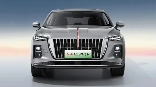 Hongqi H5 обновят уже в октябре: нынешним покупателям есть смысл подождать