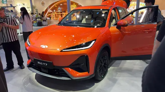 Chery снизила цену еще до старта: Fulwin T7 теперь дешевле LADA Iskra