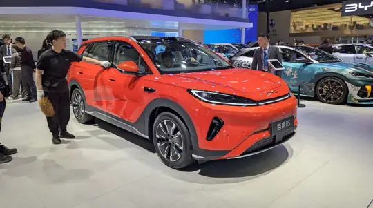 В будущих BYD станет больше европейской электроники — соглашение уже подписано