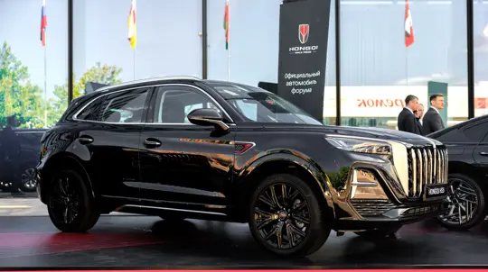 10 000 км за пять суток: сколько раз придётся заправить HONGQI HS5