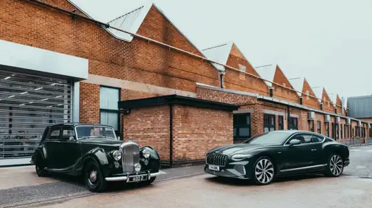 Bentley совметила интерьер 1950 года и гибрид на 680 л.с.: вот что из этого вышло