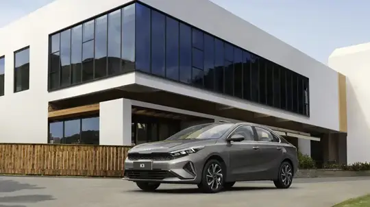 Почему новый Kia K3 вроде подешевел, а покупать его дешевле не стало