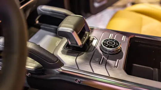 Auto Hold не включает нейтраль: что происходит с коробкой на светофоре