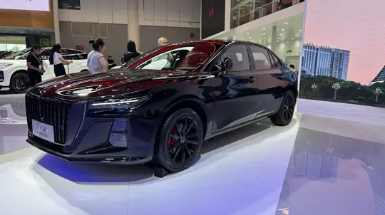 Hongqi H5 вышел в лидеры по цене ОСАГО: полис в среднем стоит 13,7 тысячи