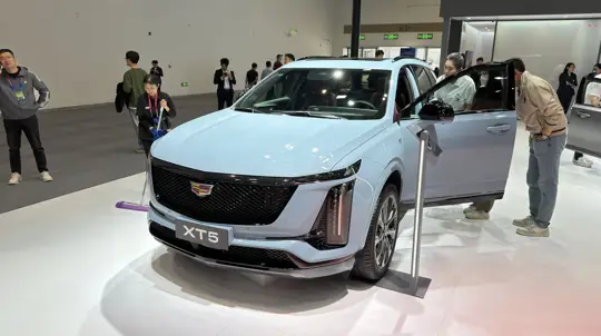 XT5 PHEV оказался до 20% дешевле прайса: что входит в цену Cadillac