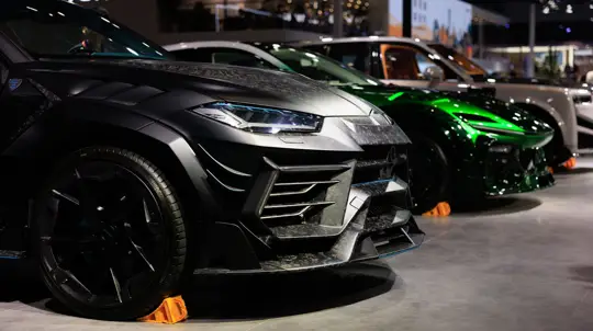Lamborghini забрал 37,5% российского Luxury, но весь рынок за месяц упал на четверть