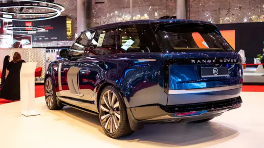 Прицеп может потерять сцепление с машиной: отзывают почти 600 тыс. Land Rover