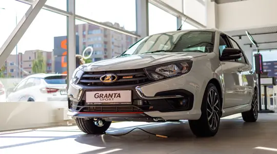 LADA Granta и Vesta против иномарок: цены и сравнение в 2026 году