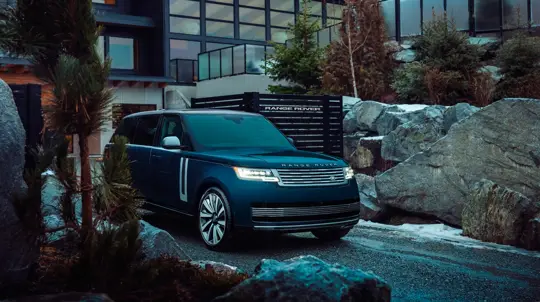 Land Rover привез новый эксклюзивный автомобиль в самое сердце Канадских гор