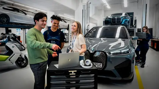 Обычные автосервисы отказывают владельцам EV — мешает доступ к диагностике