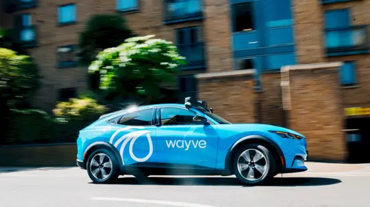Mercedes подключил Wayve к MB.OS: ИИ работает без HD-карт и останется под контролем водителя