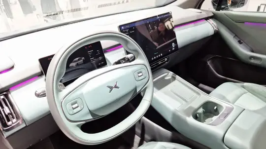 Машина помнит 30 секунд и прогнозирует 6 секунд: XPeng выпустила XOS 6.3.0