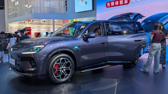 GAC и Huawei снизили цену GX7 на старте: три мотора, 800 В и зарядка за 10 минут