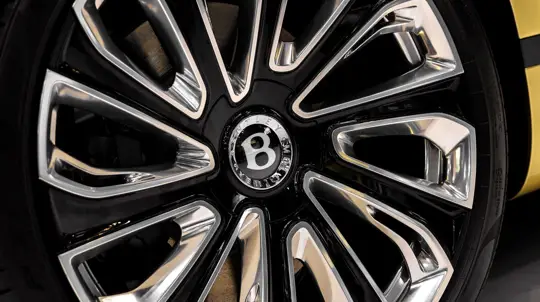 Bentley прибавила 5% в России: новый Torcal стал самым доступным Bentley