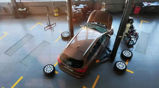 Портал «За рулем» перечислил правила накачивания зимних покрышек