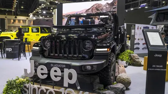 Jeep может загореться с выключенным мотором: ремонт для 1,08 млн машин уже готов