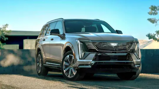 Cadillac сделал 19,2-киловаттную зарядку стандартом для Escalade IQ