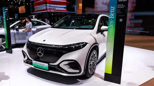 Mercedes готовят батареи крупнее Tesla 4680: поставки начнутся в 2028 году