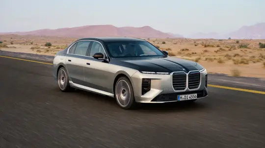 Лайки от баварцев: BMW превратила Panoramic Vision в тренера