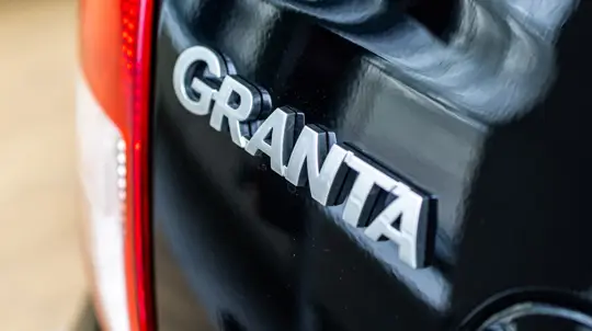 Lada Granta LPG вышла в серию: баллон занял место запасного колеса