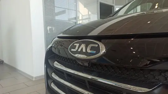 Доплата за дизель — всего 100 тысяч: какой JAC T8 Pro выбрать