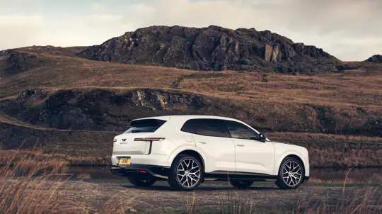 Bentley оставила 888 л.с., но превратила Torcal в концертный зал