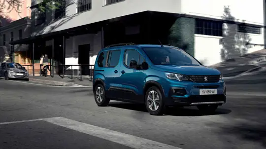 Семейный эко-минивэн Peugeot получил увеличенный запас хода