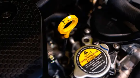 Lukoil и ZIC на смену Shell и Mobil: как изменился рынок моторных масел в России