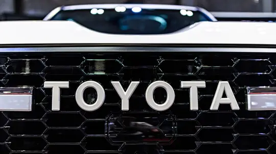 Россиянам рассказали как выбрать очень надежный внедорожник от Toyota в России