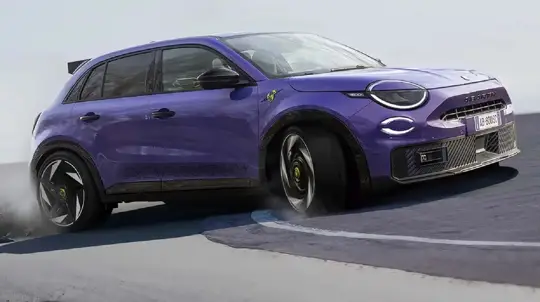 Стиль, мощность и комфорт: Abarth доработали Fiat до спортивной версии