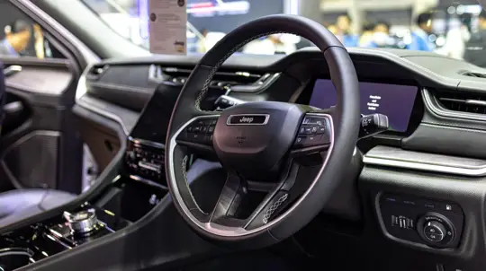 Обновленный дизайн и конструкция: Jeep выпускает новый пакет NightHawk для модели Gladiator