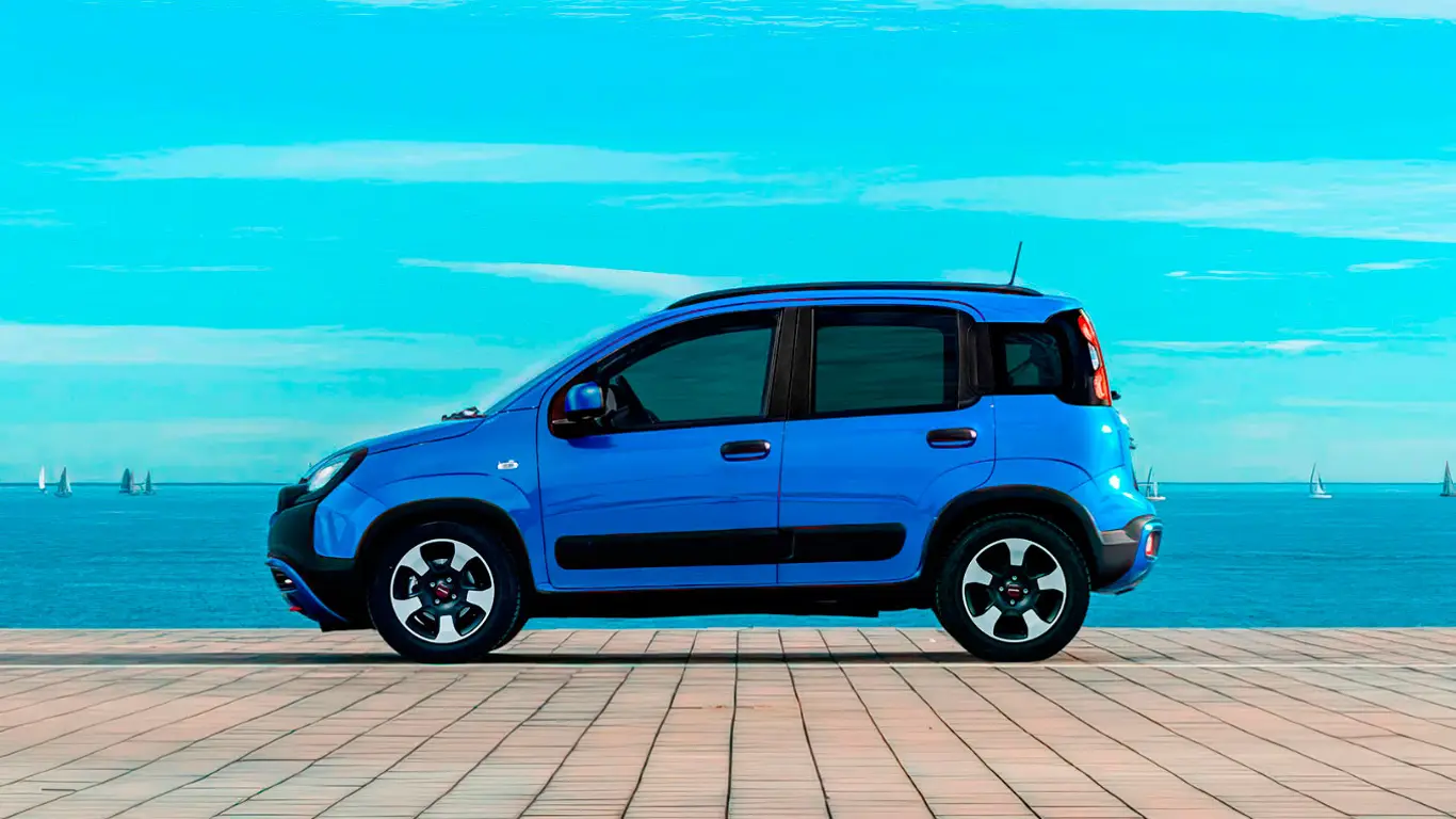 Fiat Panda не спешит на пенсию: бензиновый движ в стиле ретро до 2030