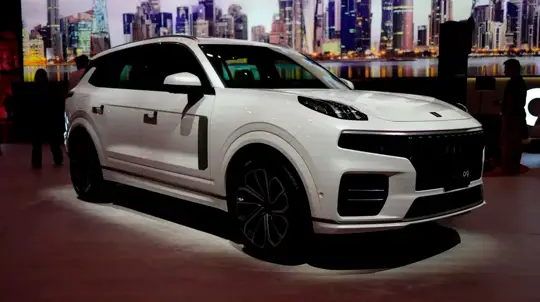Lynk & Co показал в Дохе флагманский гибридный внедорожник