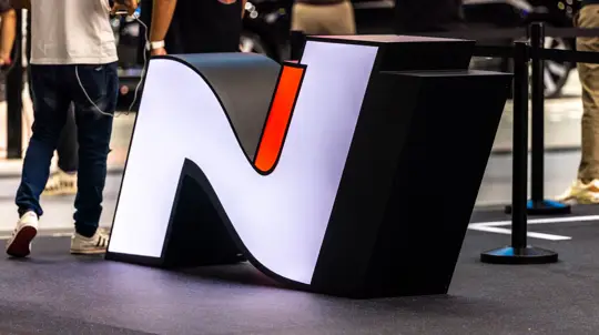 Neta L: новый стандарт для гибридных кроссоверов