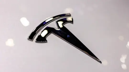 Слабеющий рынок заставляет Tesla проводить «зачистку» штата