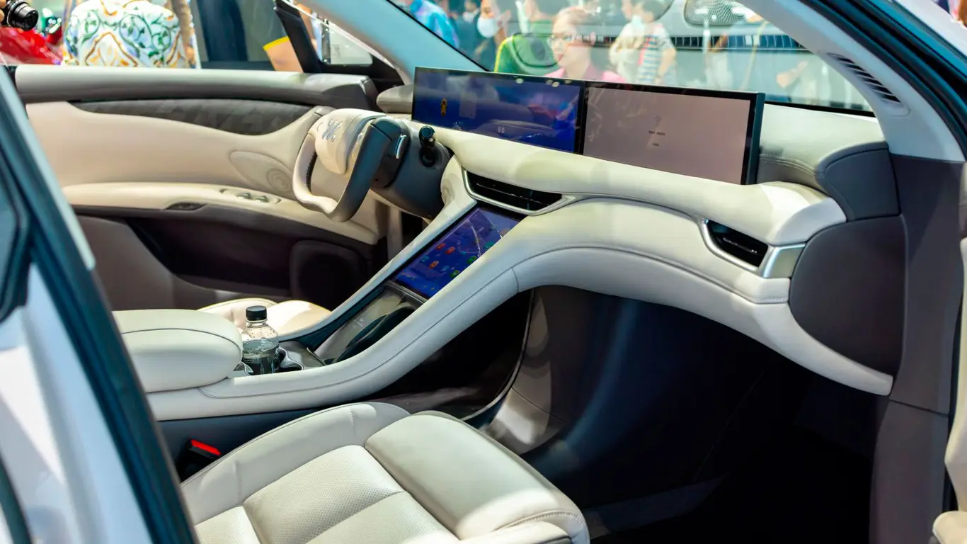 Китай переворачивает рынок электромобилей: роскошь становится доступнее обеда в ресторане