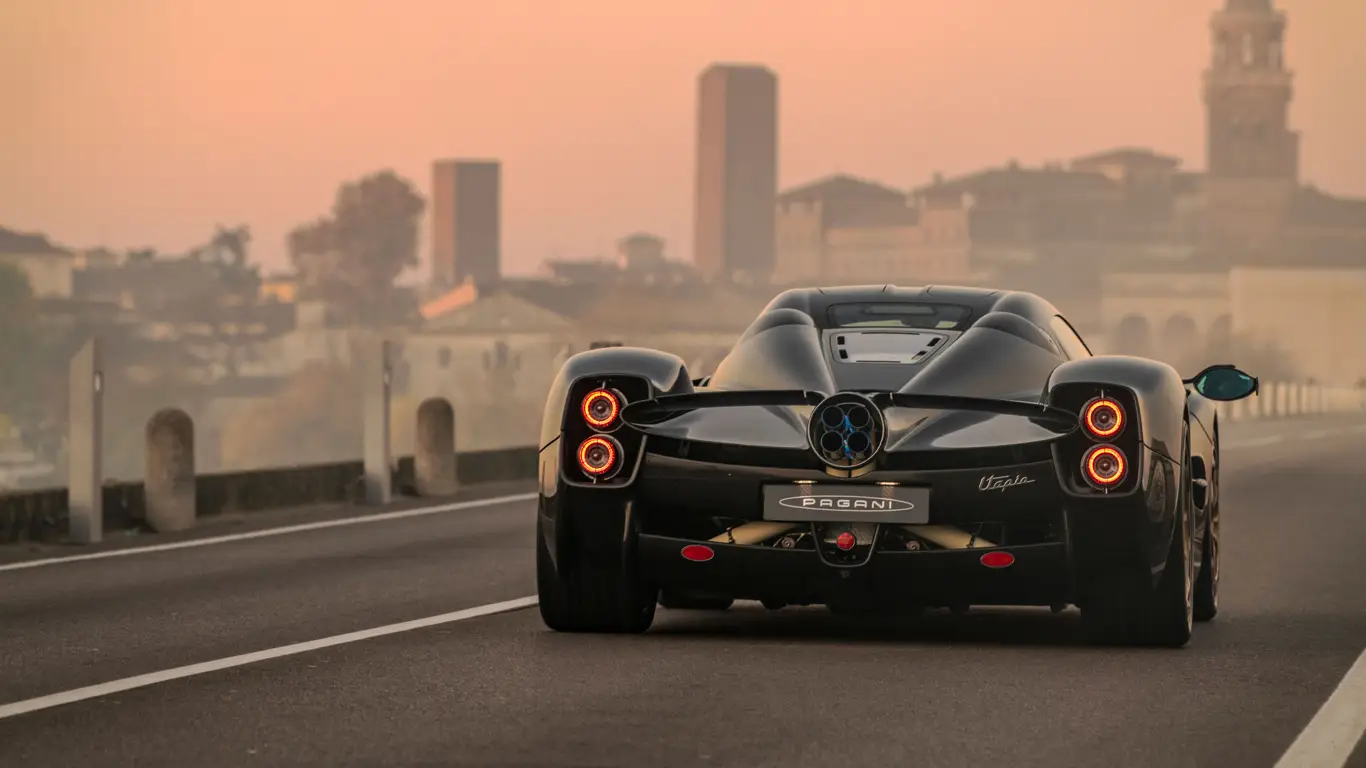 В США с любовью: Pagani Utopia лишает дара речи даже самых богатых