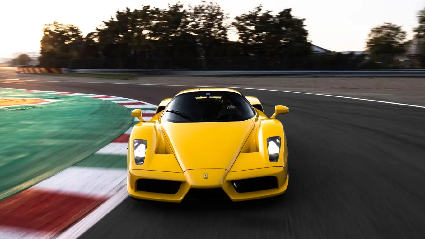 Назад в будущее: Ferrari и Pirelli возвращают в строй классику