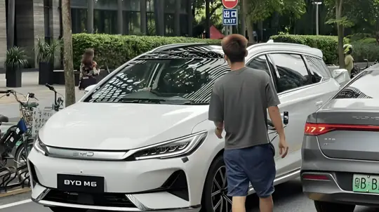 Новый электрический минивэн от BYD: теперь понятно, кого взяли за основу